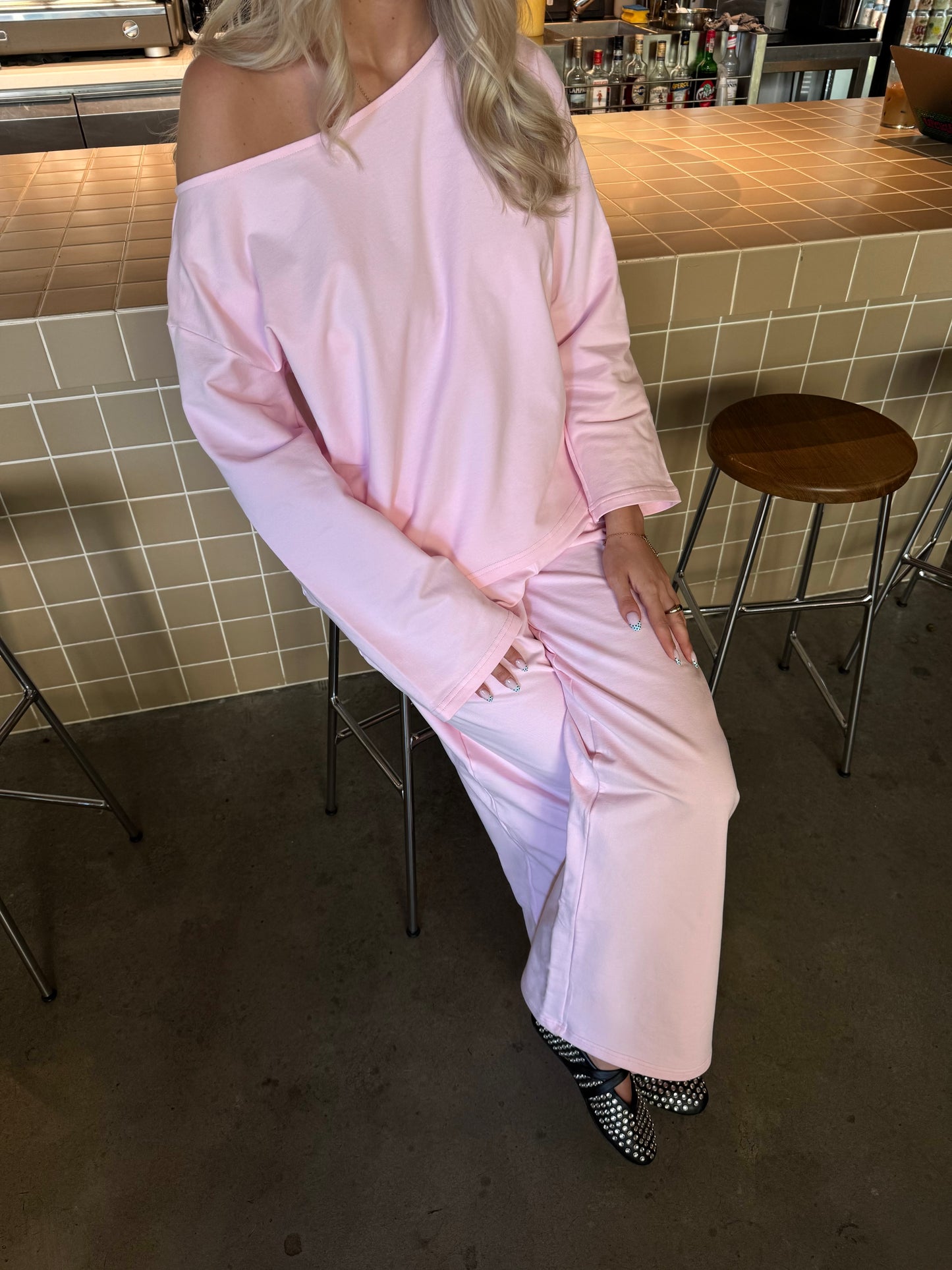 PINK OFF SHOULDER LONG SLEEVE