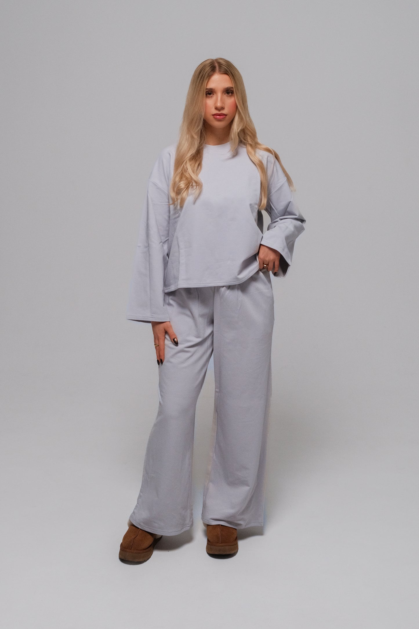 WHITE SMOKE WIDE LEG SWEATPANTS