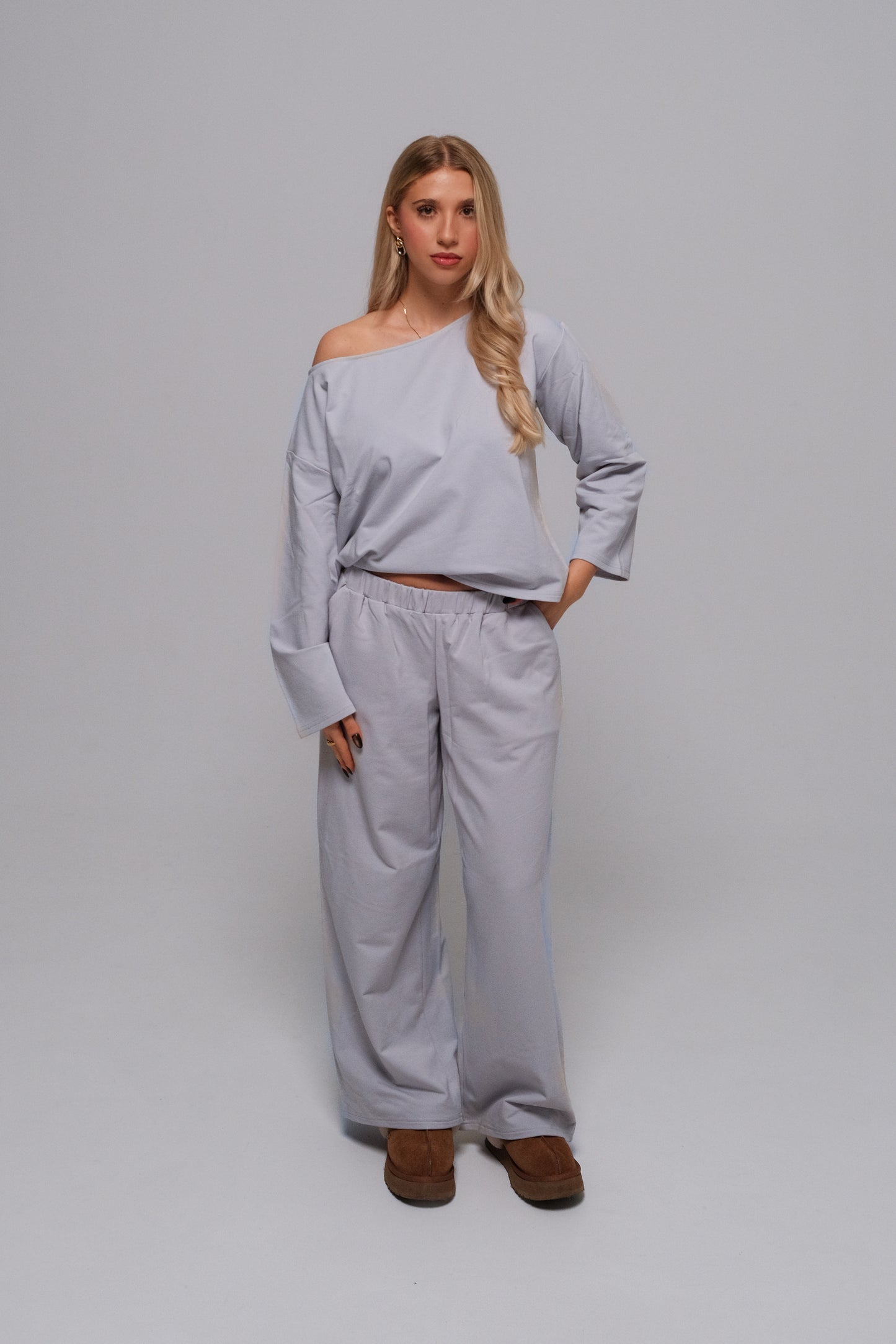 WHITE SMOKE OFF SHOULDER LONG SLEEVE