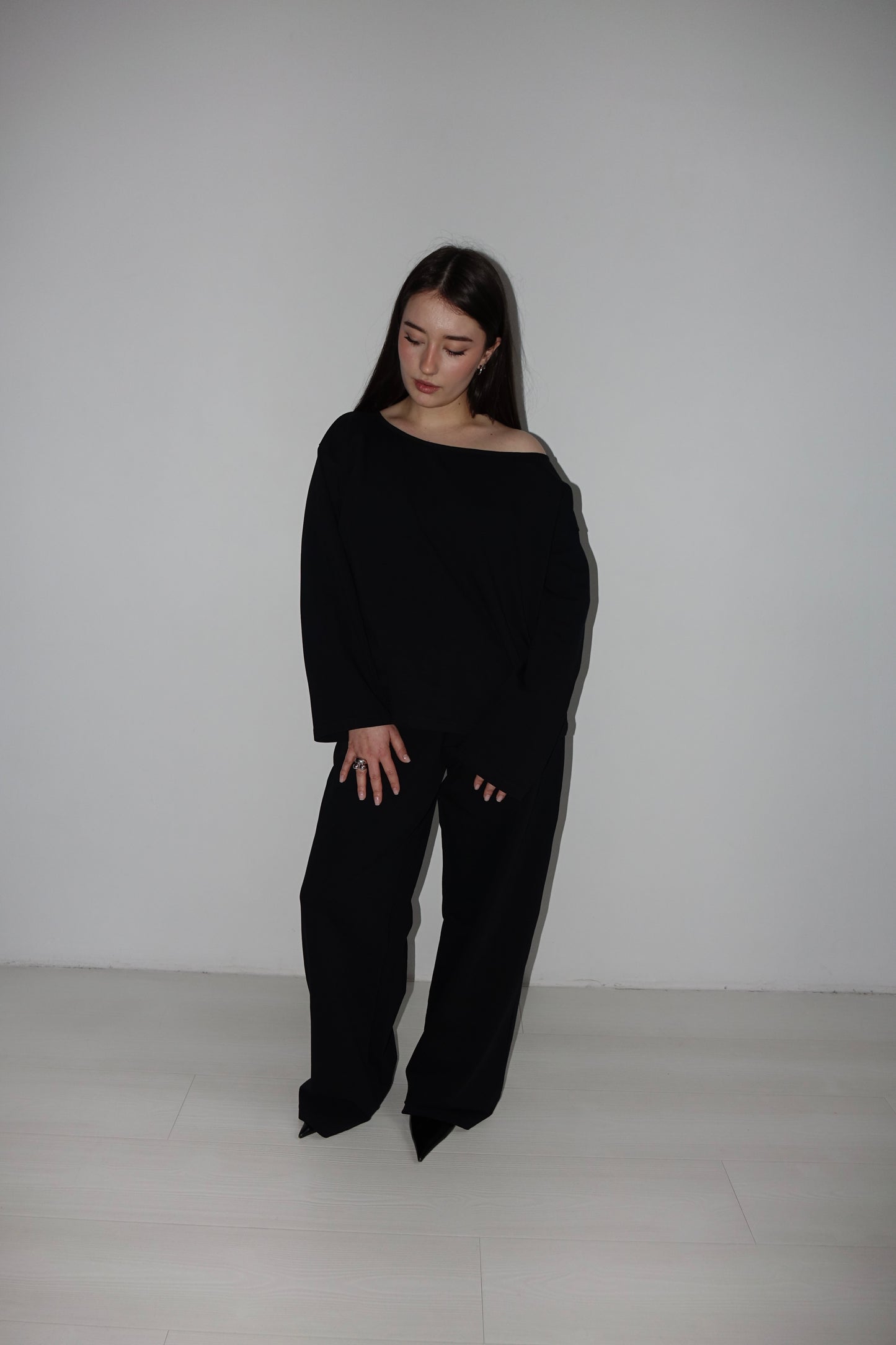 BLACK WIDE LEG SWEATPANTS