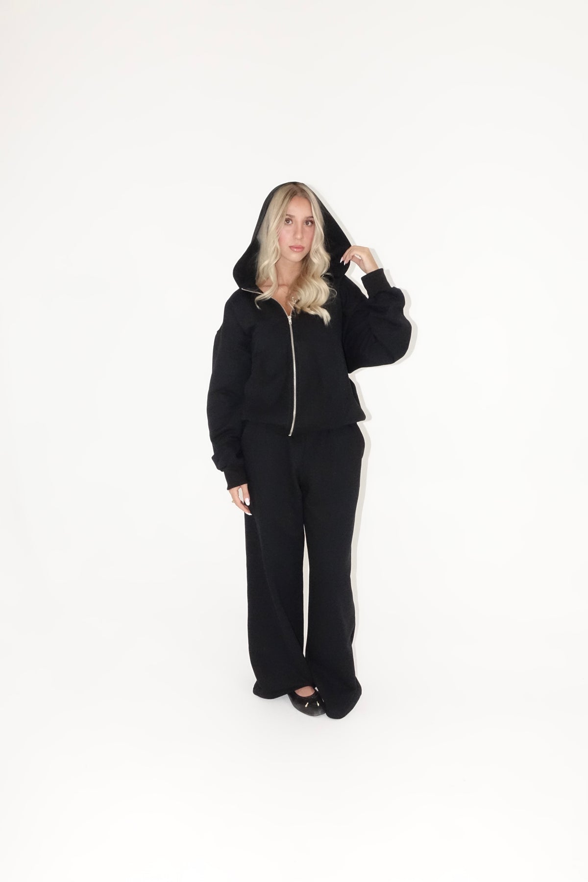 BLACK COTTON ZIP HODDIE