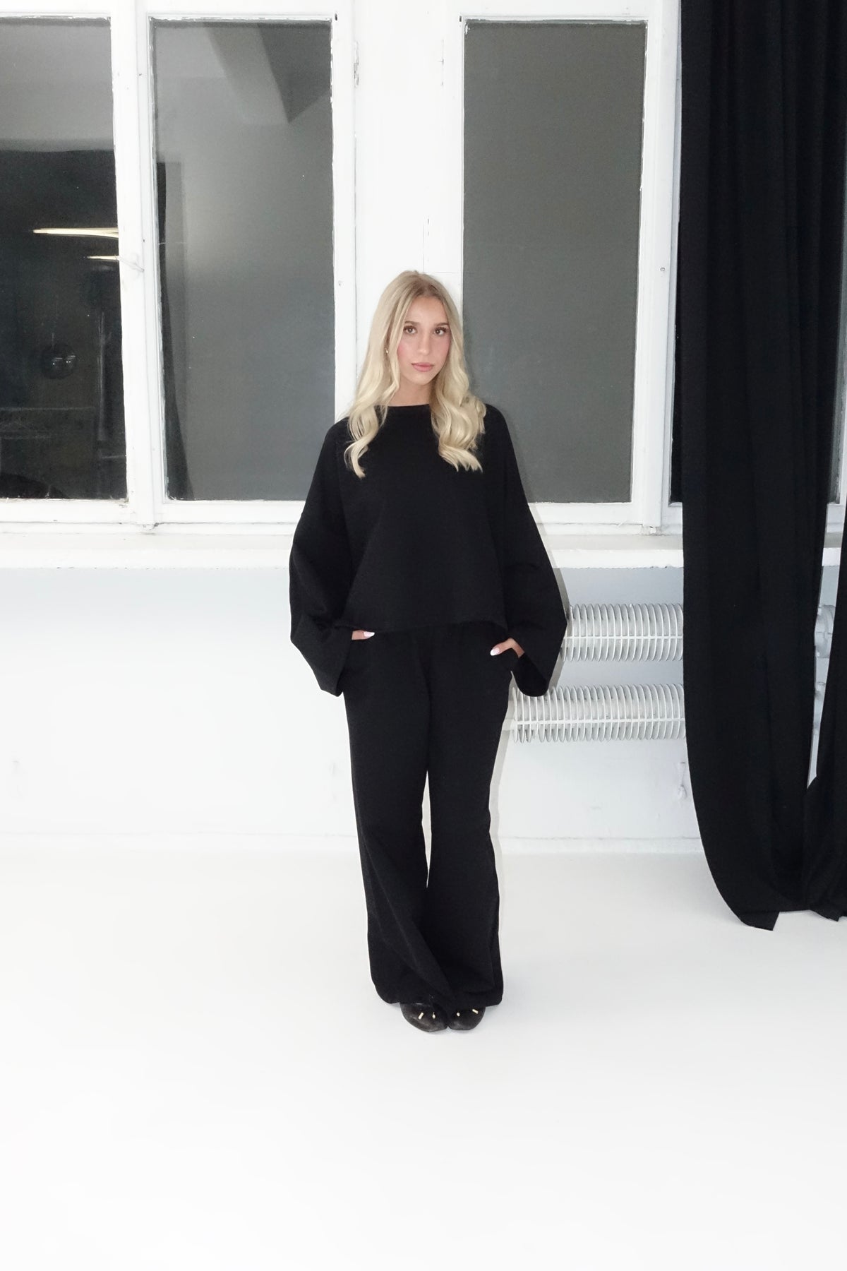 BLACK COTTON WIDE LEG SWEATPANTS