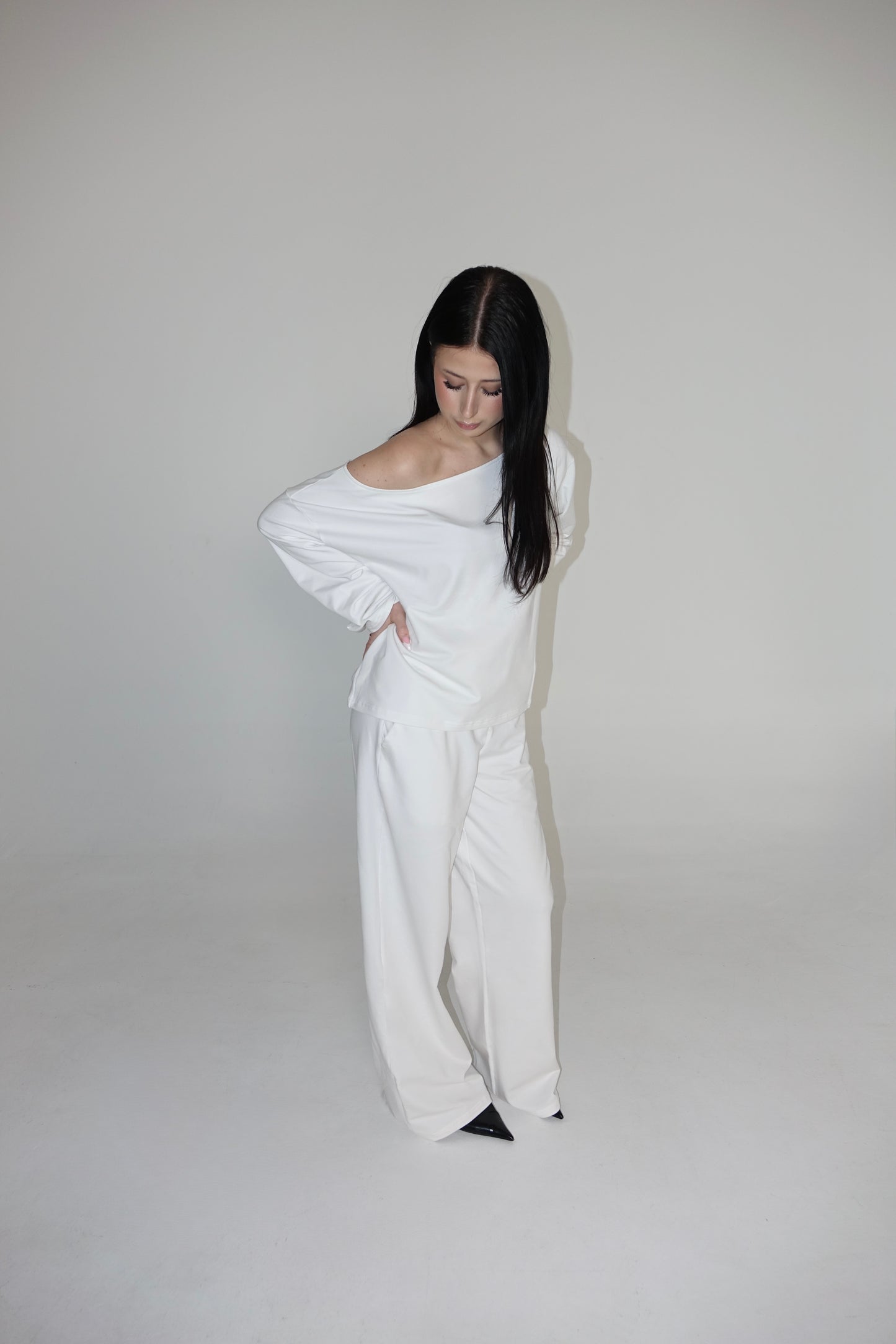 WHITE WIDE LEG SWEATPANTS