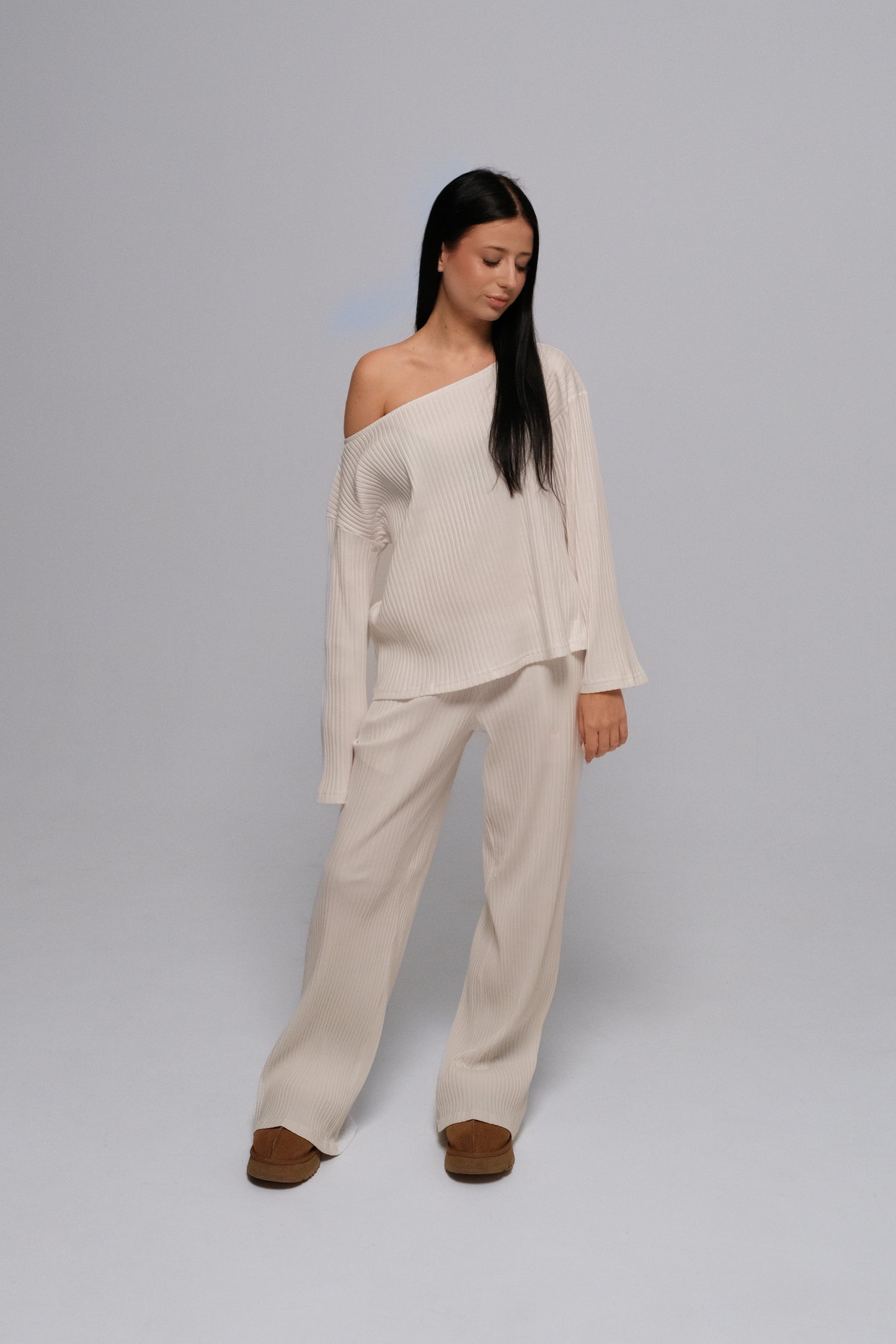 WHITE RIBBED OFF SHOULDER LONG SLEEVE